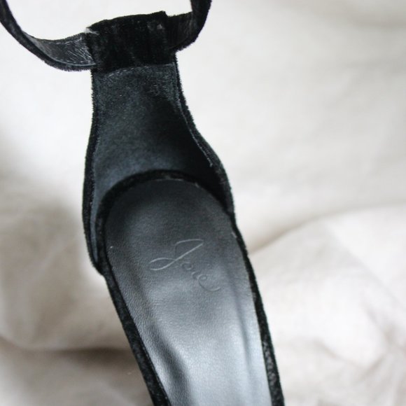 Joie Black Velvet Open-toe Buckle Closure Heels Sandals 6.5 - Picture 5 of 9